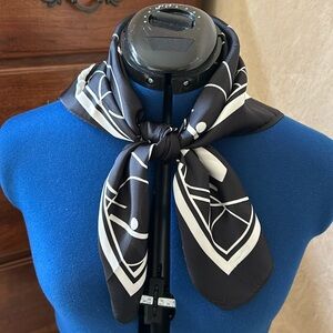 NWOT Joseph Ribkoff black & white abstract square scarf.